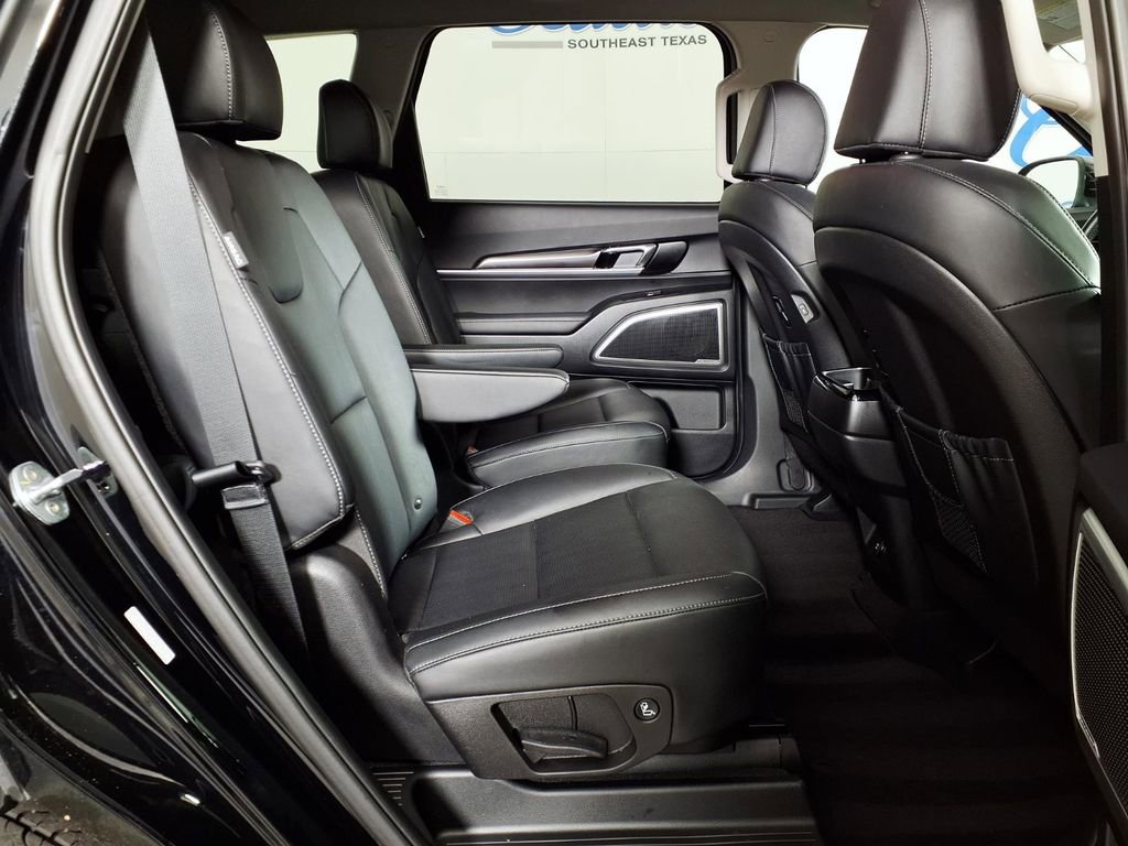 Used 2023 Kia Telluride S image 11
