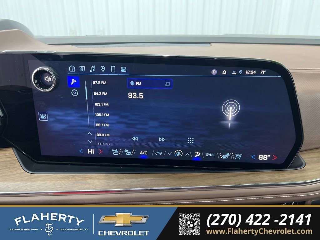 Used 2025 Chevrolet Suburban High Country image 29