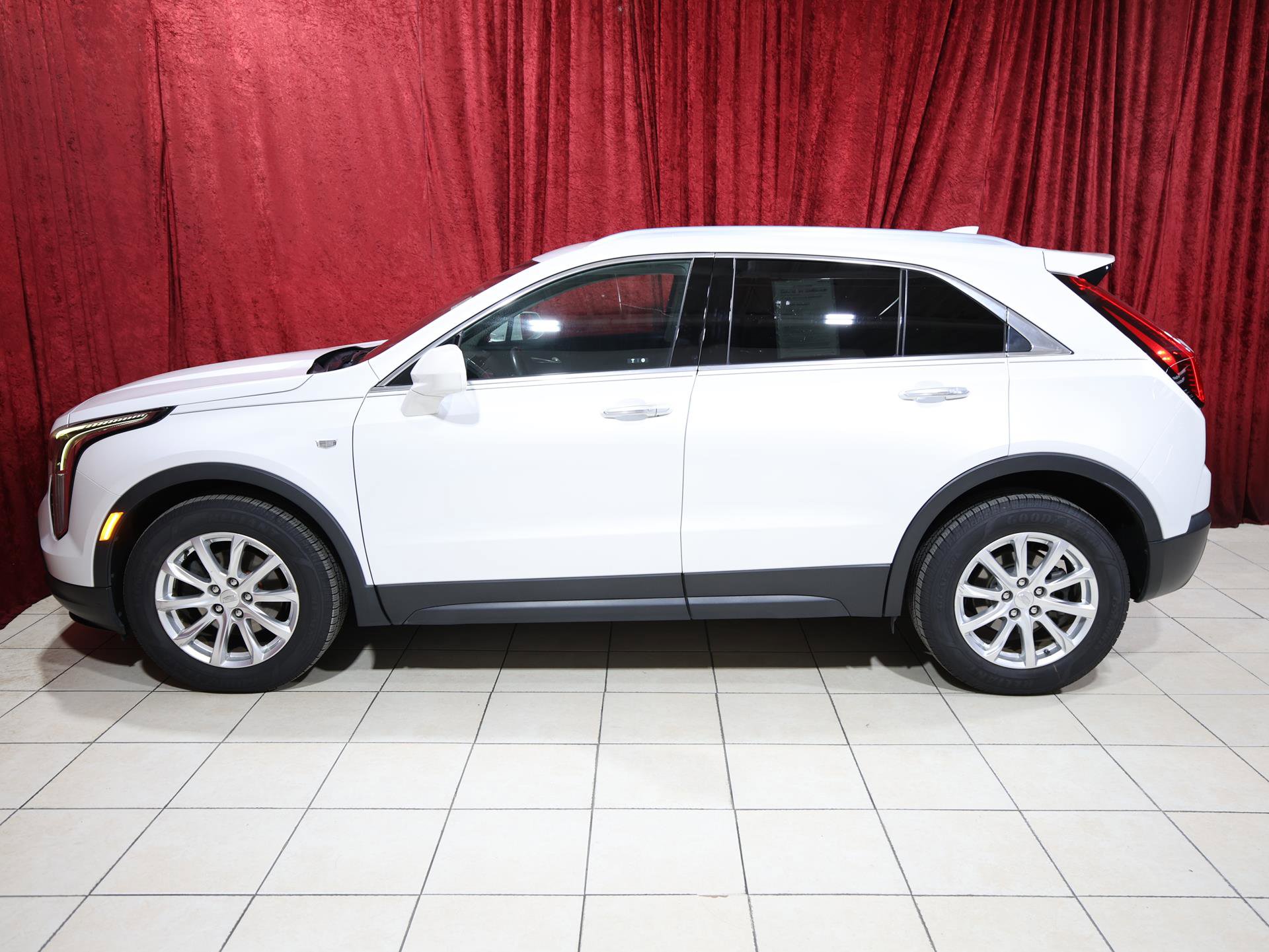 Used 2019 Cadillac XT4 Luxury image 4