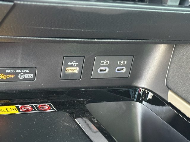 New 2026 Toyota Camry Hybrid FWD image 19