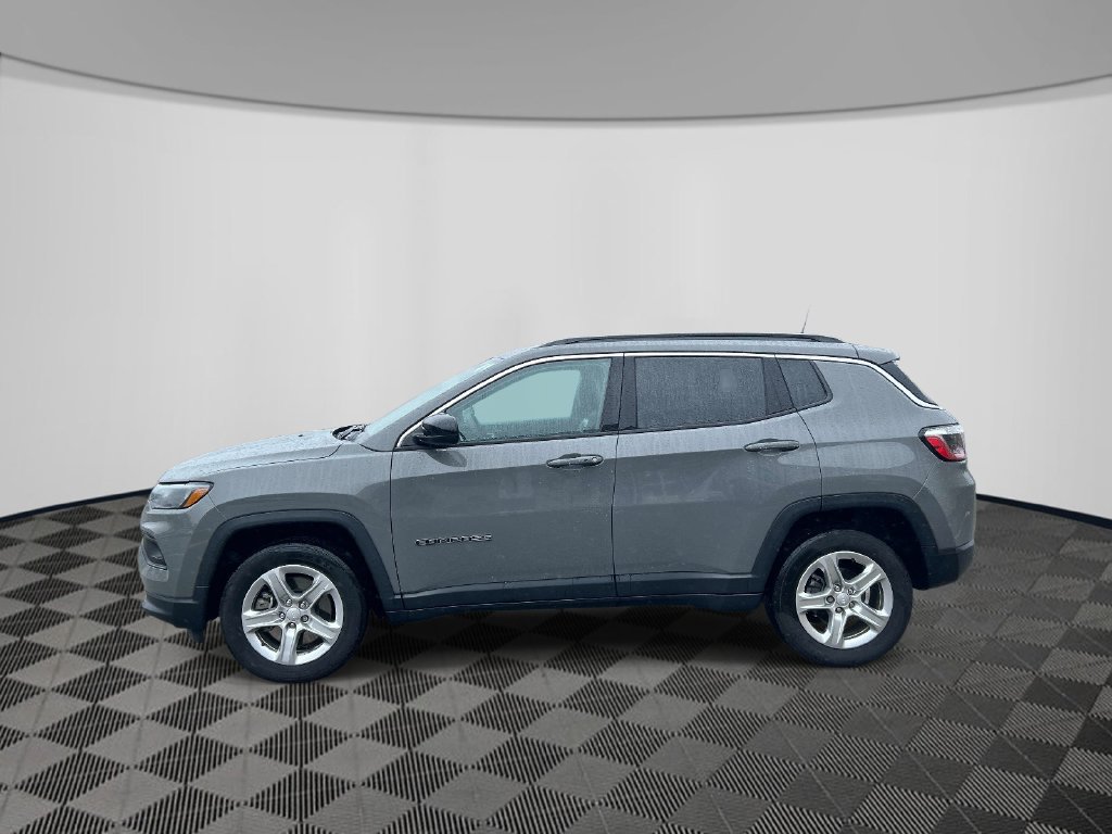 Certified 2023 Jeep Compass Latitude w/ Convenience Group AWD/4WD image 2