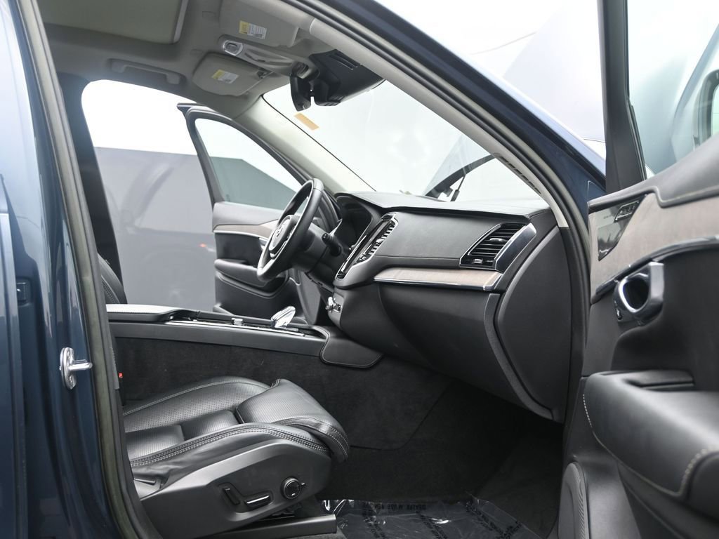 Certified 2022 Volvo XC90 T8 Inscription w/ Advanced Package image 16