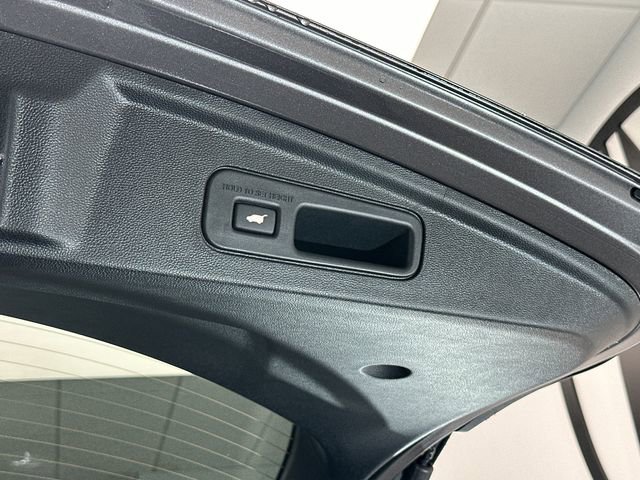 Used 2026 Acura MDX SH-AWD image 25