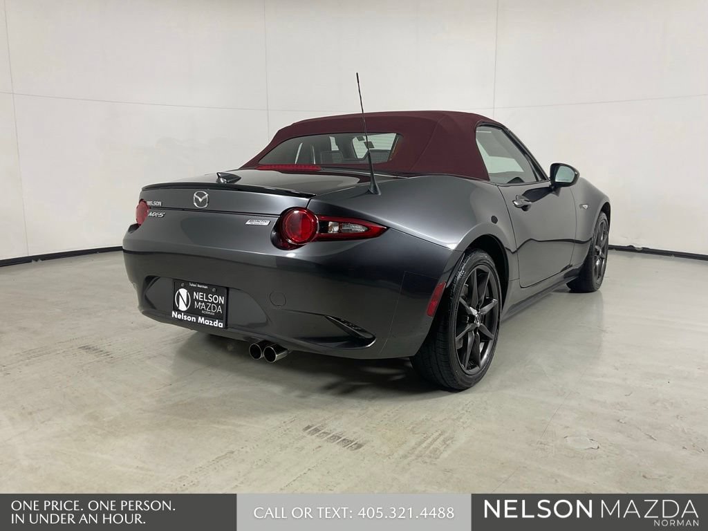 Used 2018 MAZDA MX-5 Miata Club RWD image 6