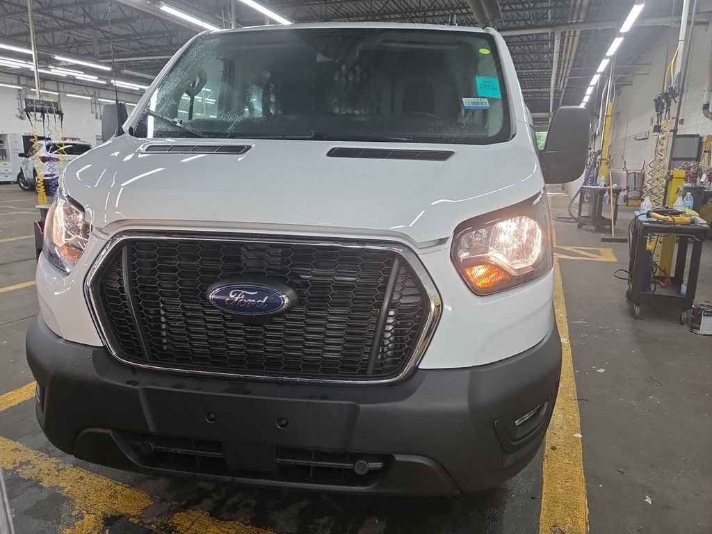Used 2025 Ford Transit 250 Low Roof w/ Exterior Upgrade Package RWD image 3