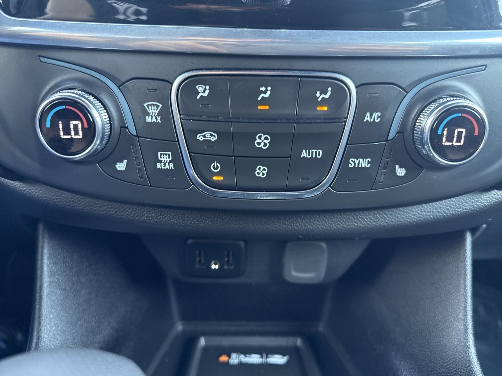 Used 2023 Chevrolet Traverse LT AWD/4WD image 20