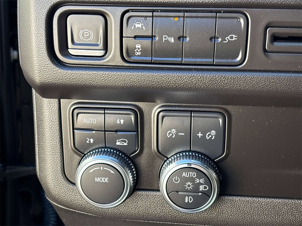 Used 2021 GMC Yukon XL SLT w/ SLT Premium Package image 22