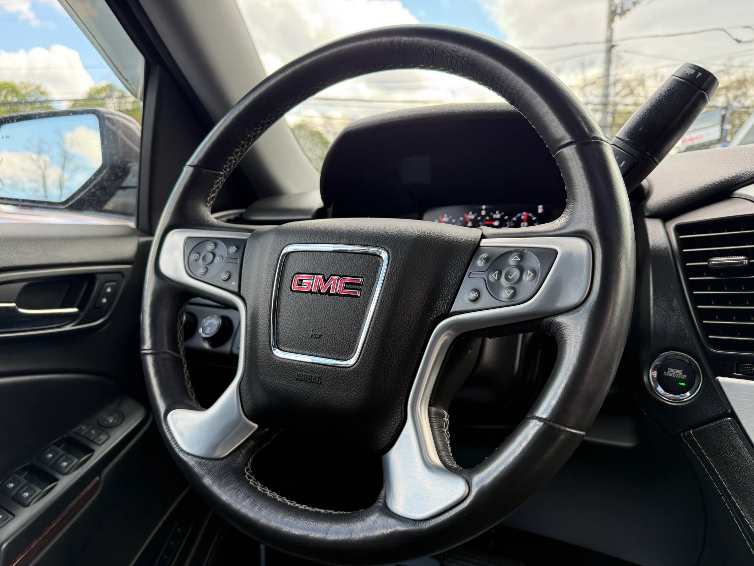 Used 2017 GMC Yukon XL SLT w/ Open Road Package image 23