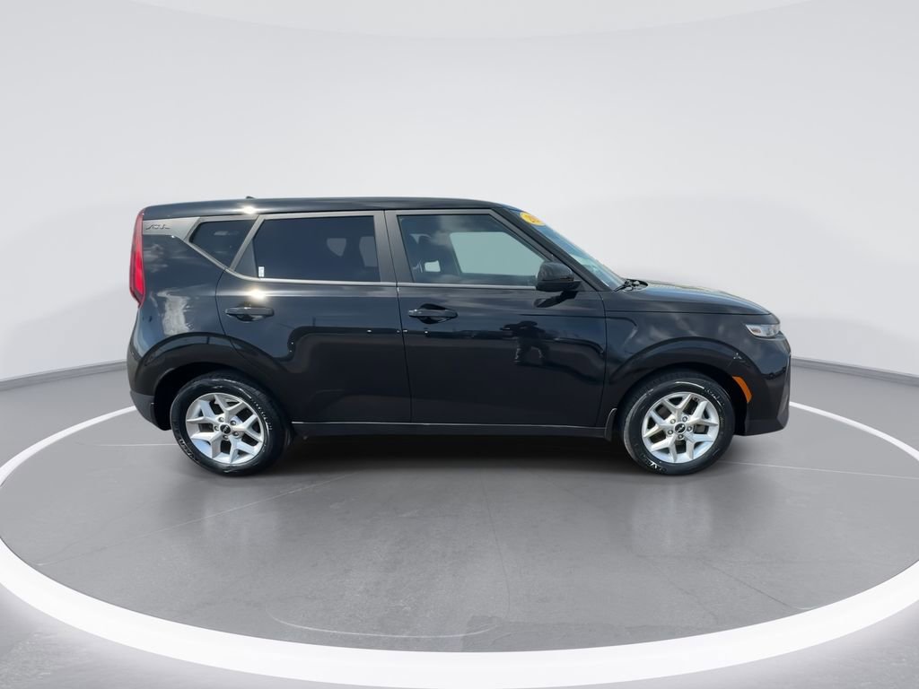 Used 2022 Kia Soul S image 9