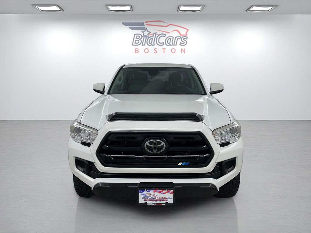 Used 2018 Toyota Tacoma SR w/ SR Convenience Package image 2