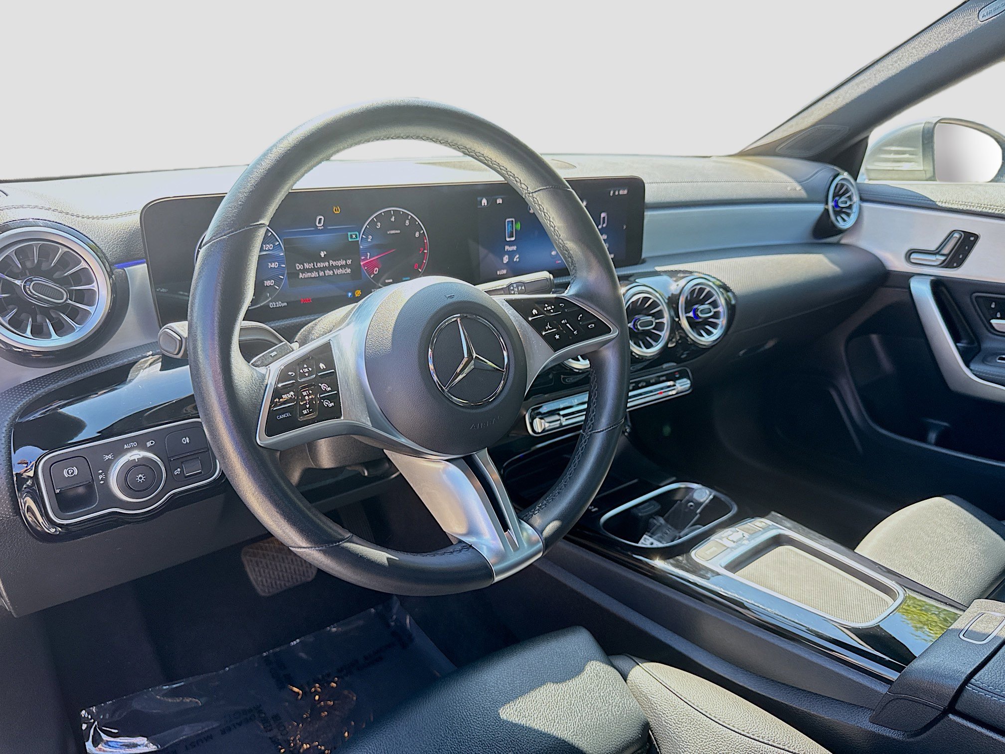 Used 2025 Mercedes-Benz CLA 250 image 9