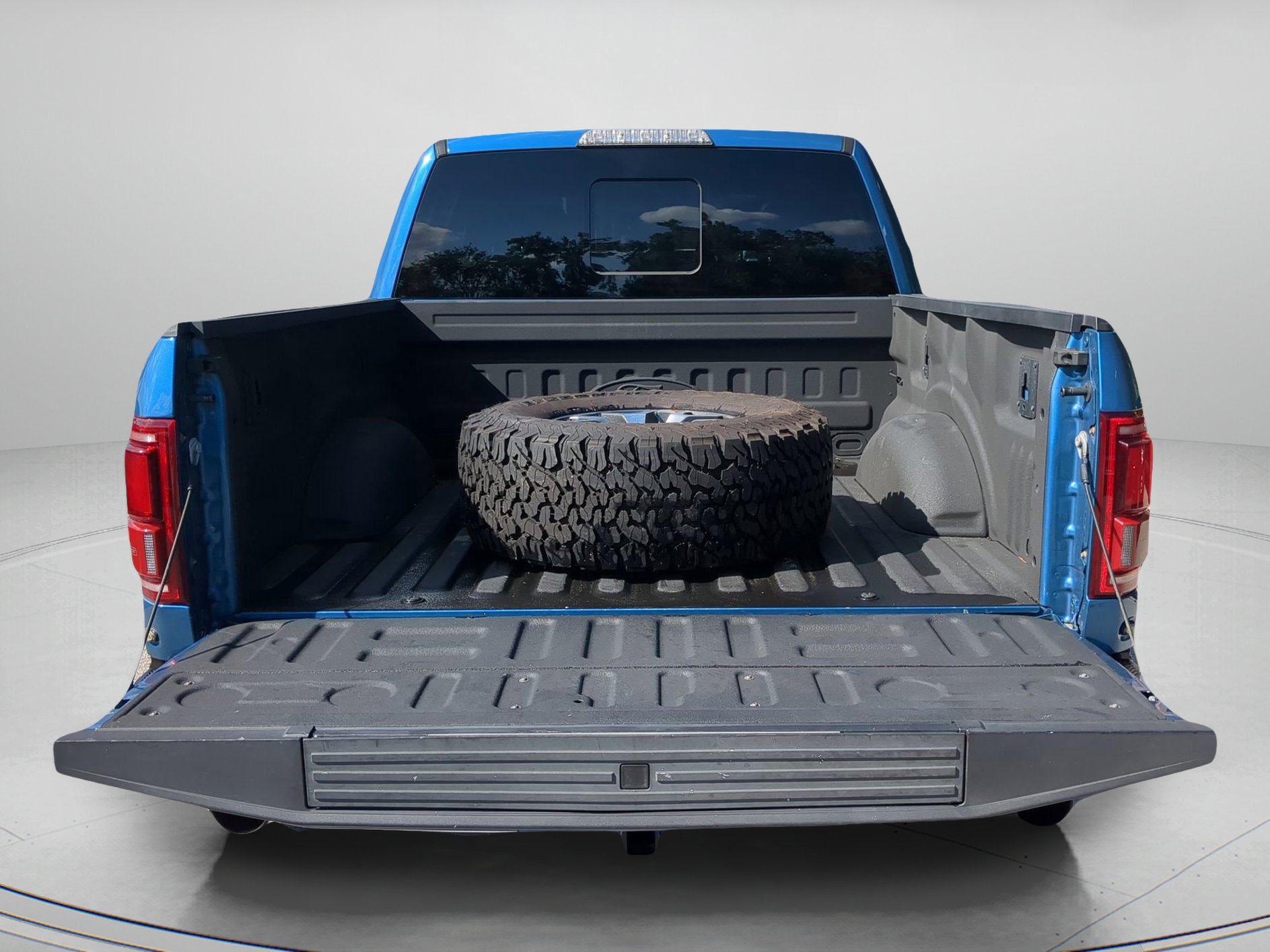 Certified 2020 Ford F150 Raptor w/ Equipment Group 802A Luxury image 38