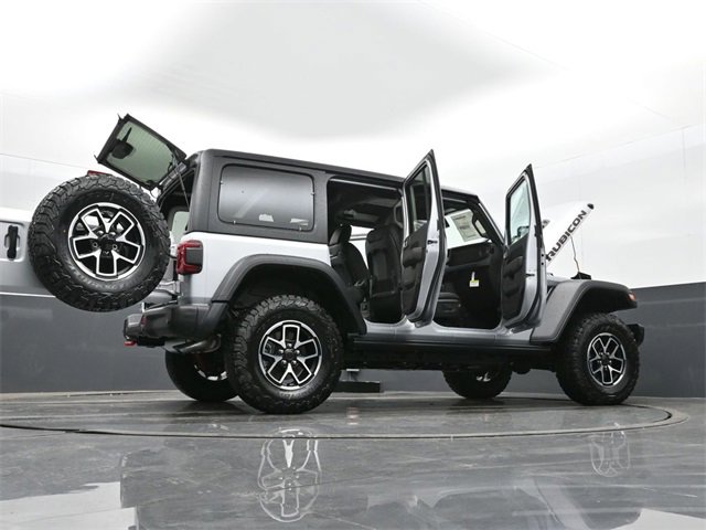 Used 2024 Jeep Wrangler Unlimited Rubicon w/ Capability Package image 51