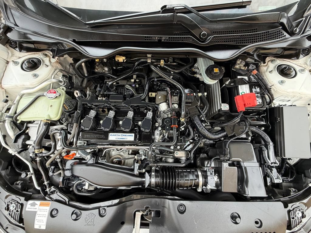 Used 2018 Honda Civic Touring image 9