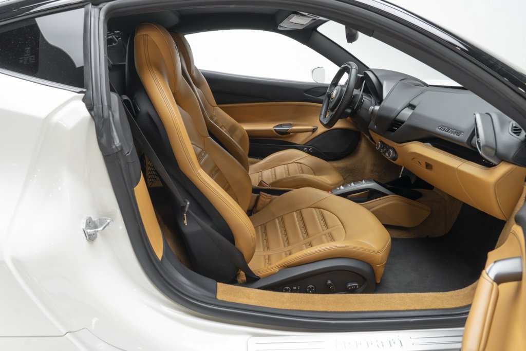 Used 2016 Ferrari 488 GTB image 39