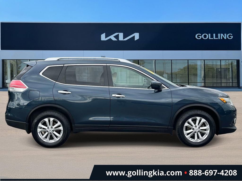 Used 2016 Nissan Rogue SV FWD image 2