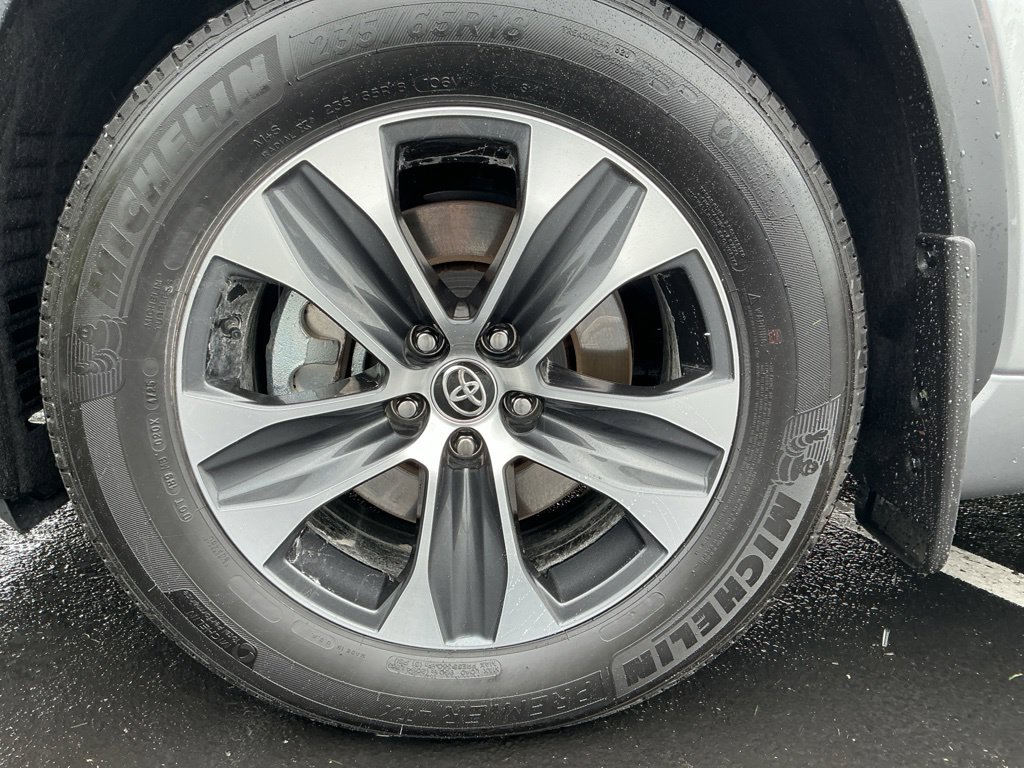 Used 2026 Toyota Highlander XLE AWD/4WD image 6