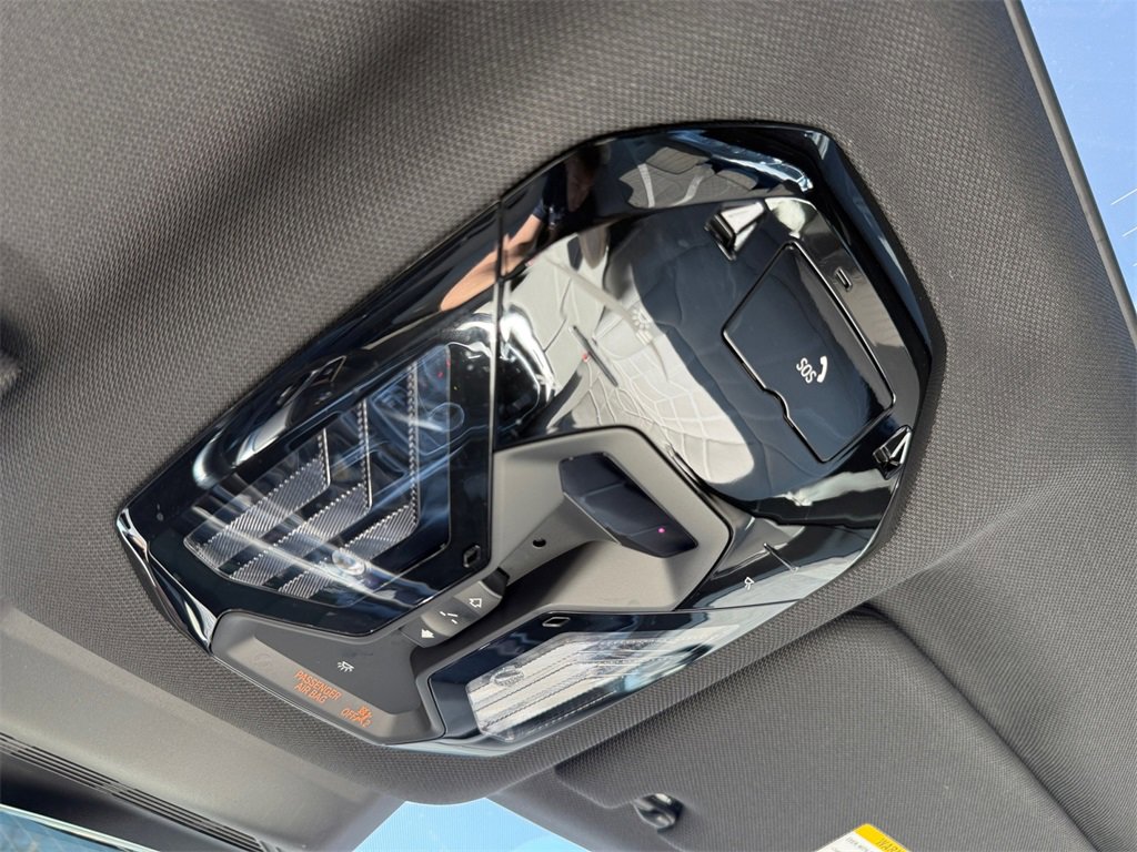 Certified 2023 BMW 760i xDrive 760i xDrive w/ Luxury Rear Seating Package image 32