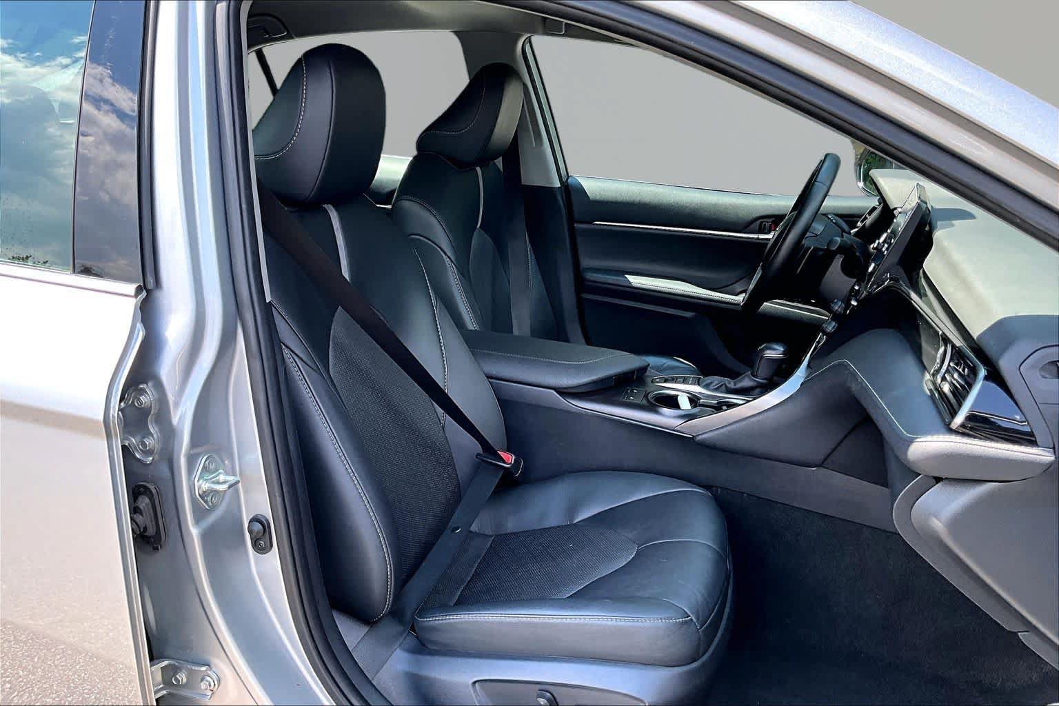 Used 2024 Toyota Camry XSE FWD image 9