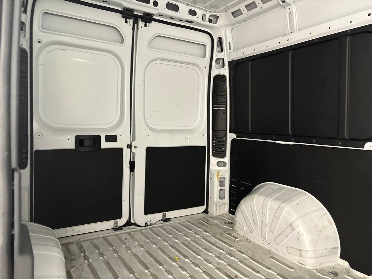 Used 2025 RAM ProMaster 2500 w/ Convenience Group FWD image 23