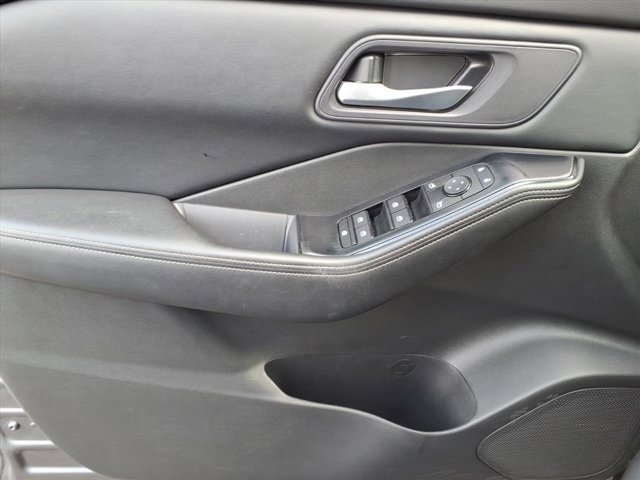 Used 2024 Nissan Rogue SV image 22