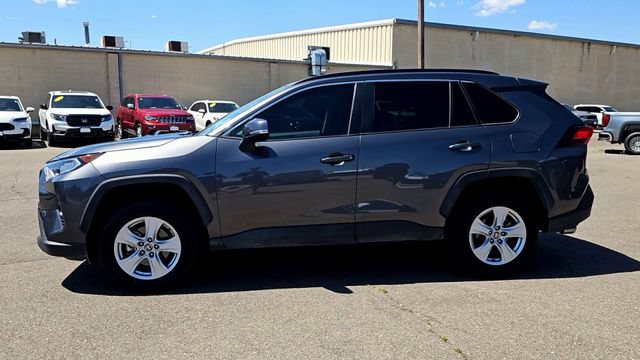 Used 2021 Toyota RAV4 XLE w/ Convenience Package FWD image 5