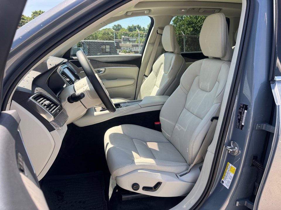 Used 2023 Volvo XC90 B6 Core w/ Protection Package Premier AWD/4WD image 30