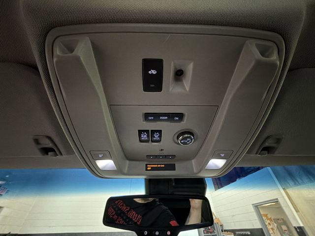 Used 2016 Cadillac Escalade Luxury image 22