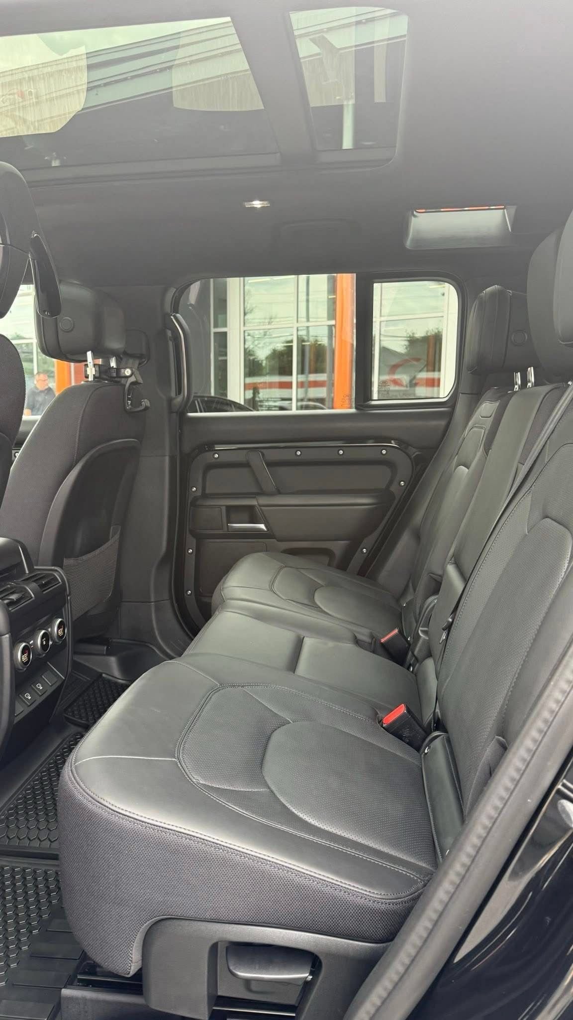Used 2025 Land Rover Defender 110 X AWD/4WD image 19