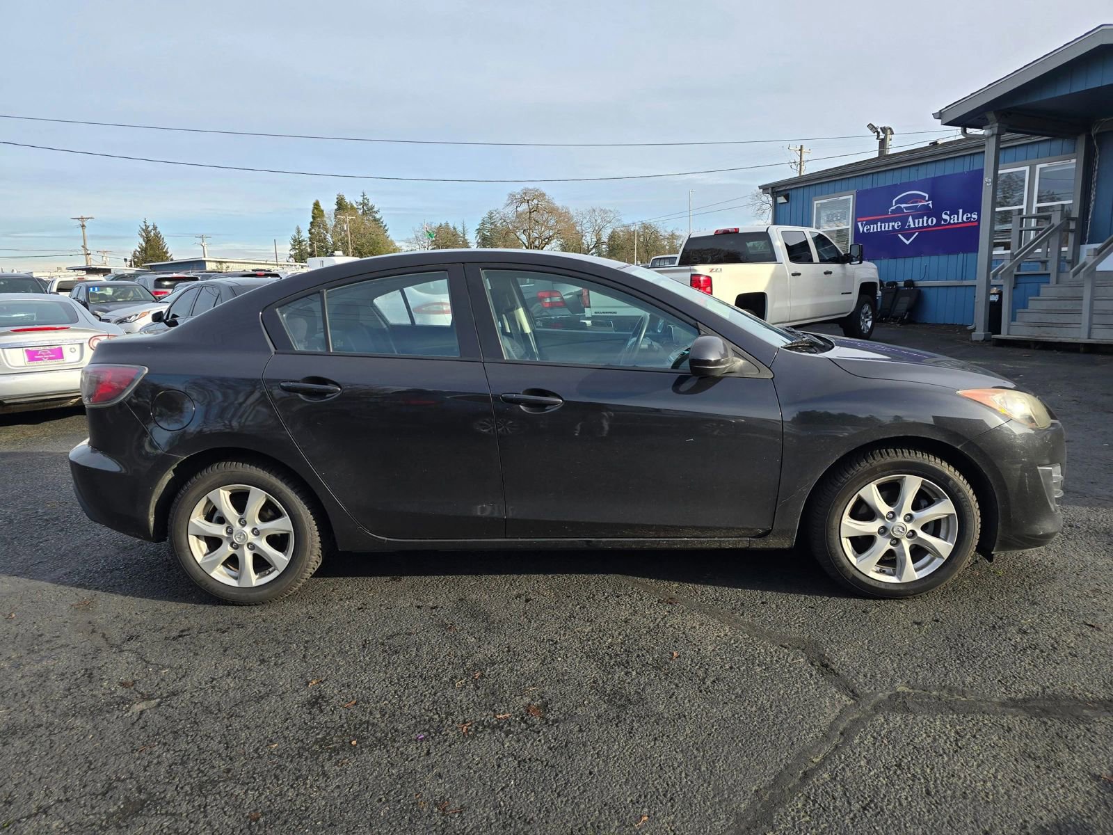 Used 2010 MAZDA MAZDA3 i Touring image 6