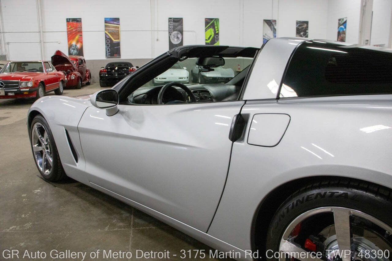 Used 2009 Chevrolet Corvette Coupe w/ Preferred Equipment Group RWD image 23