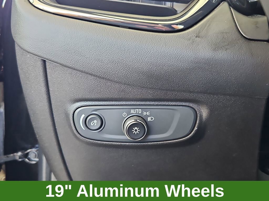 Used 2022 Chevrolet Equinox RS w/ RS Leather Package image 15