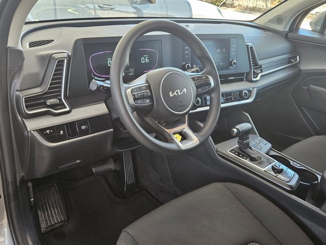 Used 2025 Kia Sportage LX image 10