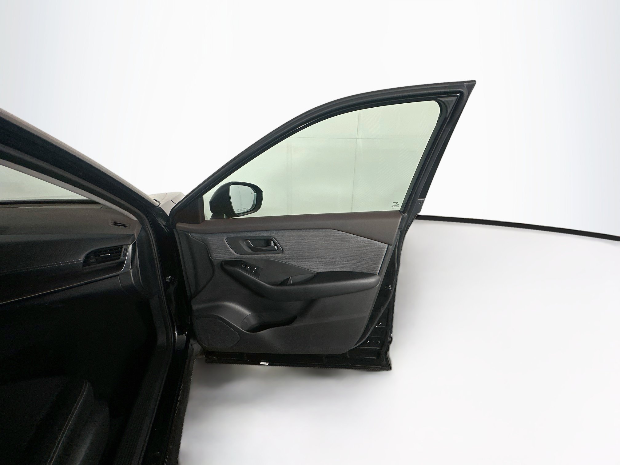 Used 2023 Nissan Rogue S FWD image 30