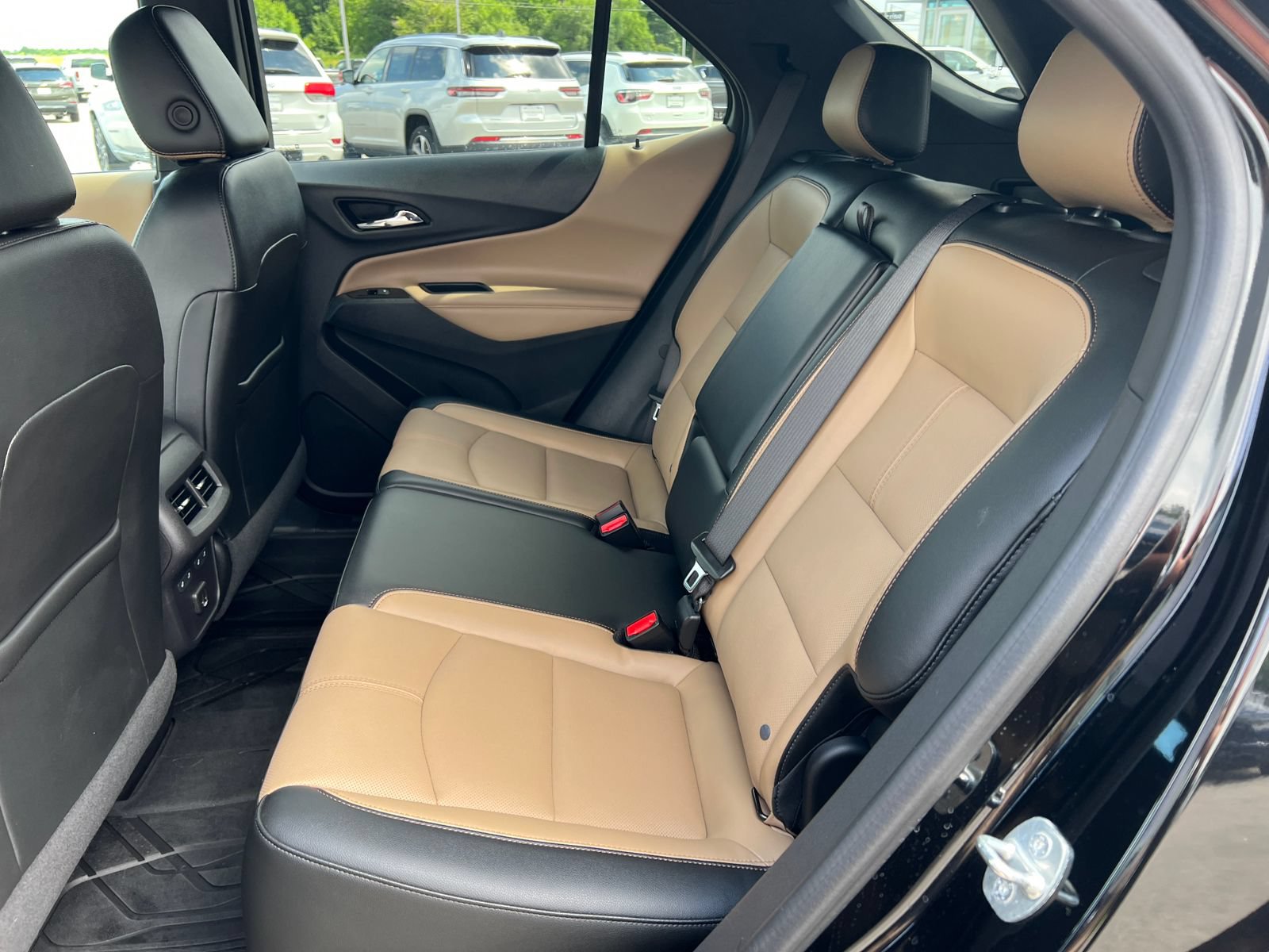 Certified 2024 Chevrolet Equinox Premier FWD image 5