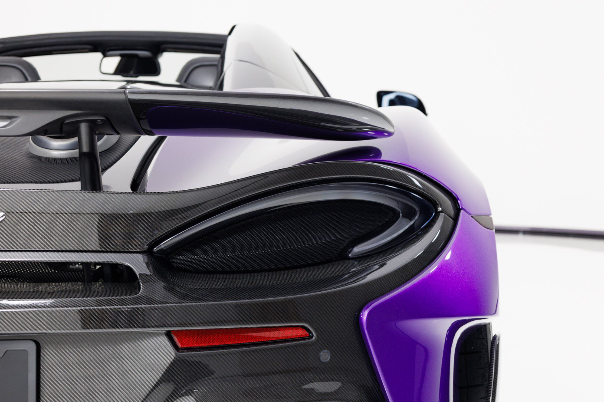 Used 2020 McLaren 600LT Spider RWD image 82