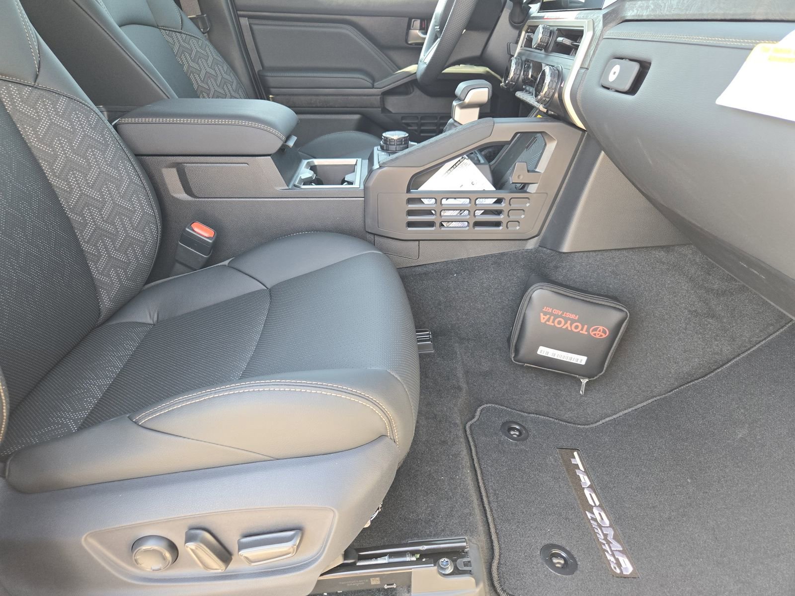 New 2026 Toyota Tacoma Limited AWD/4WD image 15