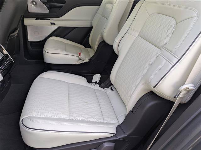 Used 2021 Lincoln Aviator Black Label Grand Touring w/ Class IV Trailer Tow Package AWD/4WD image 19