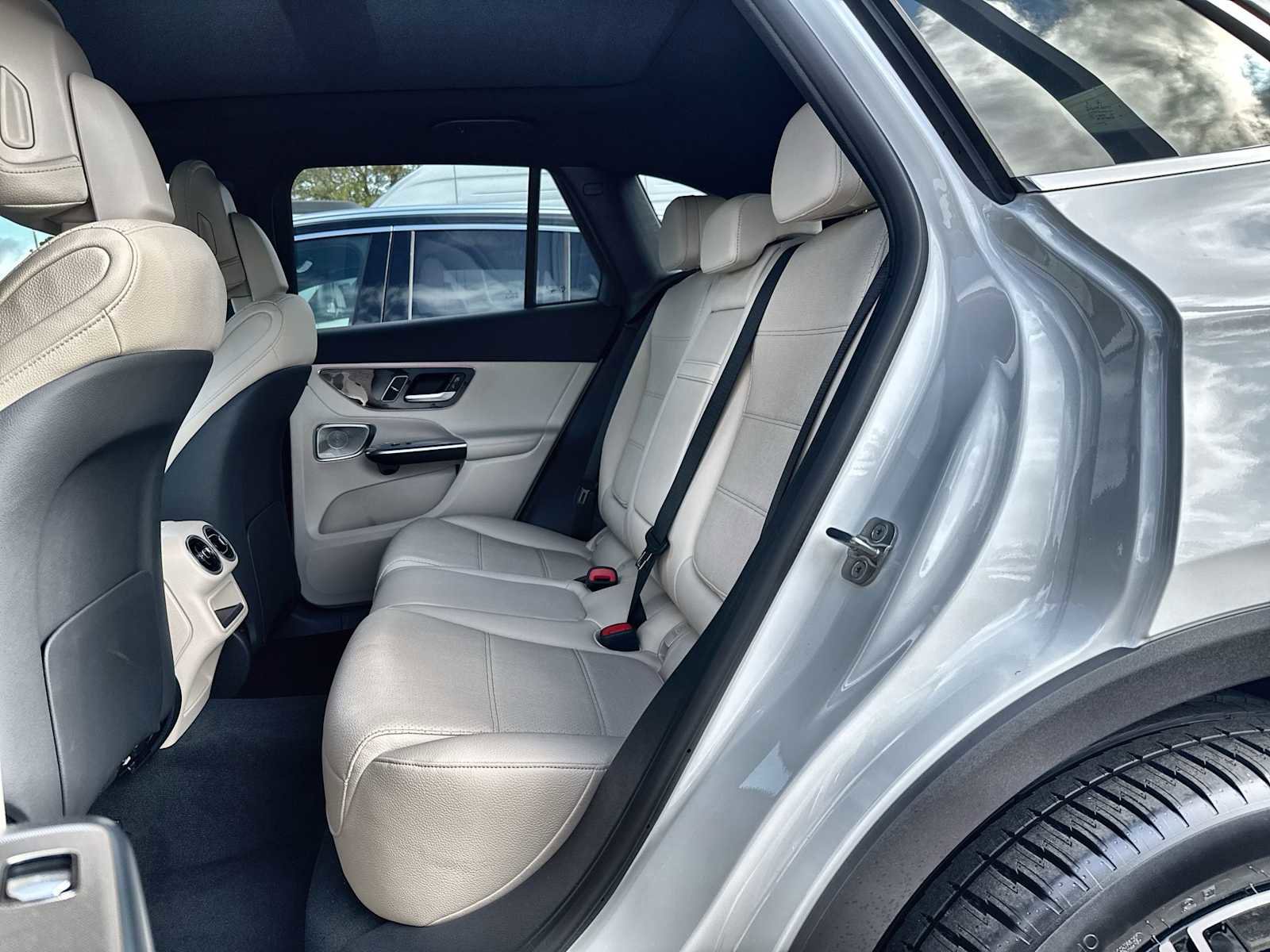 New 2026 Mercedes-Benz GLC 300 image 4