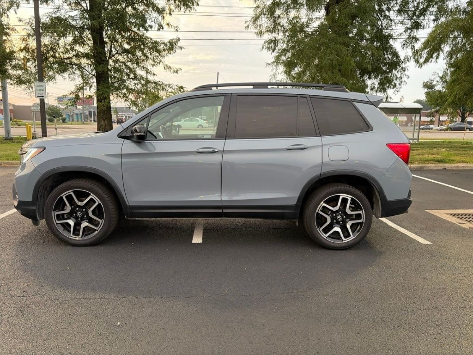 Used 2022 Honda Passport Elite image 12