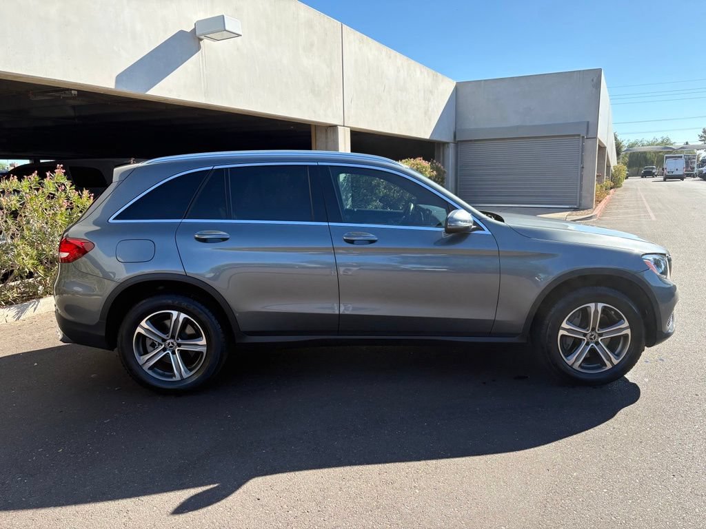 Used 2019 Mercedes-Benz GLC 300 4MATIC image 4