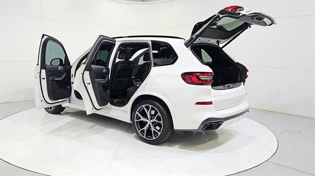 Used 2022 BMW X5 sDrive40i w/ M Sport Package RWD image 31