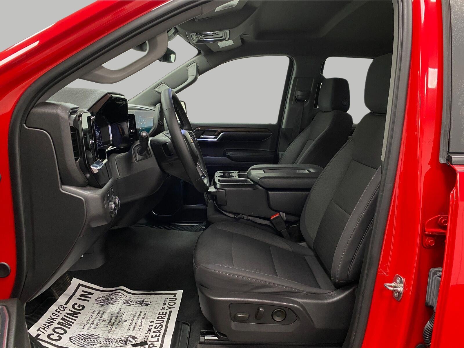 Used 2024 Chevrolet Silverado 1500 LT AWD/4WD image 28