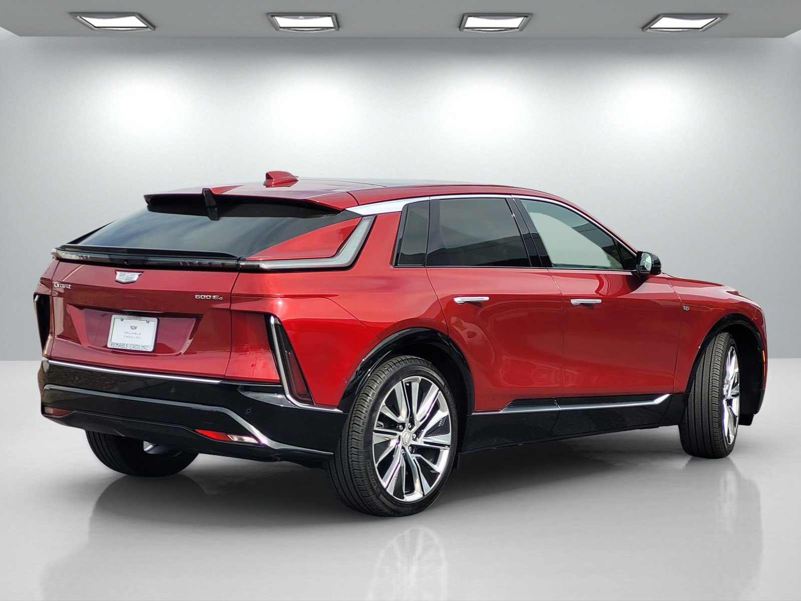 Certified 2025 Cadillac Lyriq Luxury AWD/4WD image 4