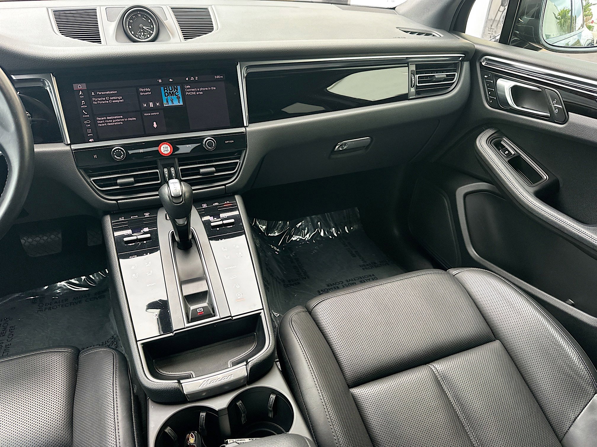 Used 2024 Porsche Macan image 24