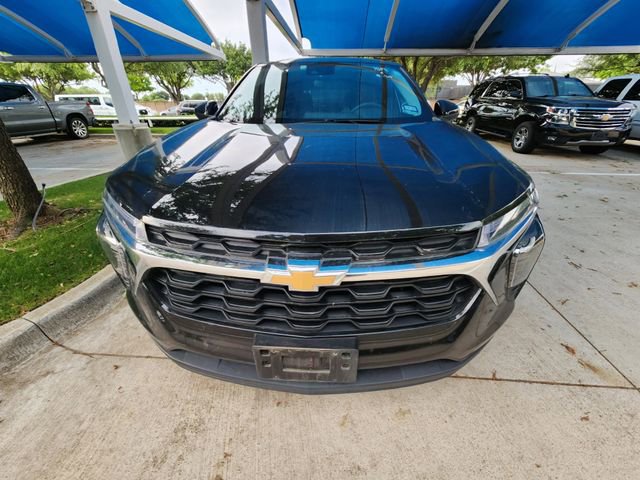 Used 2024 Chevrolet Trax LS w/ LS Convenience Package image 2