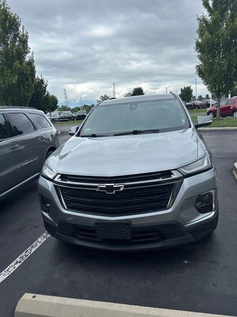 Used 2024 Chevrolet Traverse LT w/ Midnight/Sport Edition AWD/4WD image 2