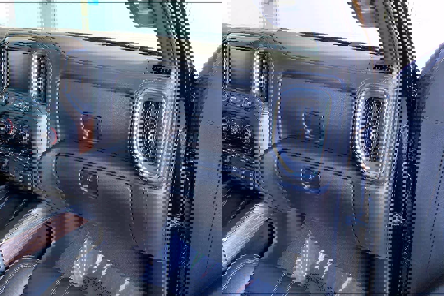 Used 2019 Chevrolet Silverado 1500 High Country w/ High Country Premium Package image 38