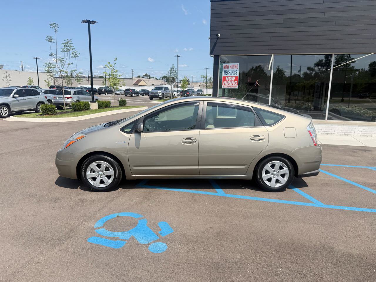 Used 2007 Toyota Prius w/ Pkg 1 FWD image 8