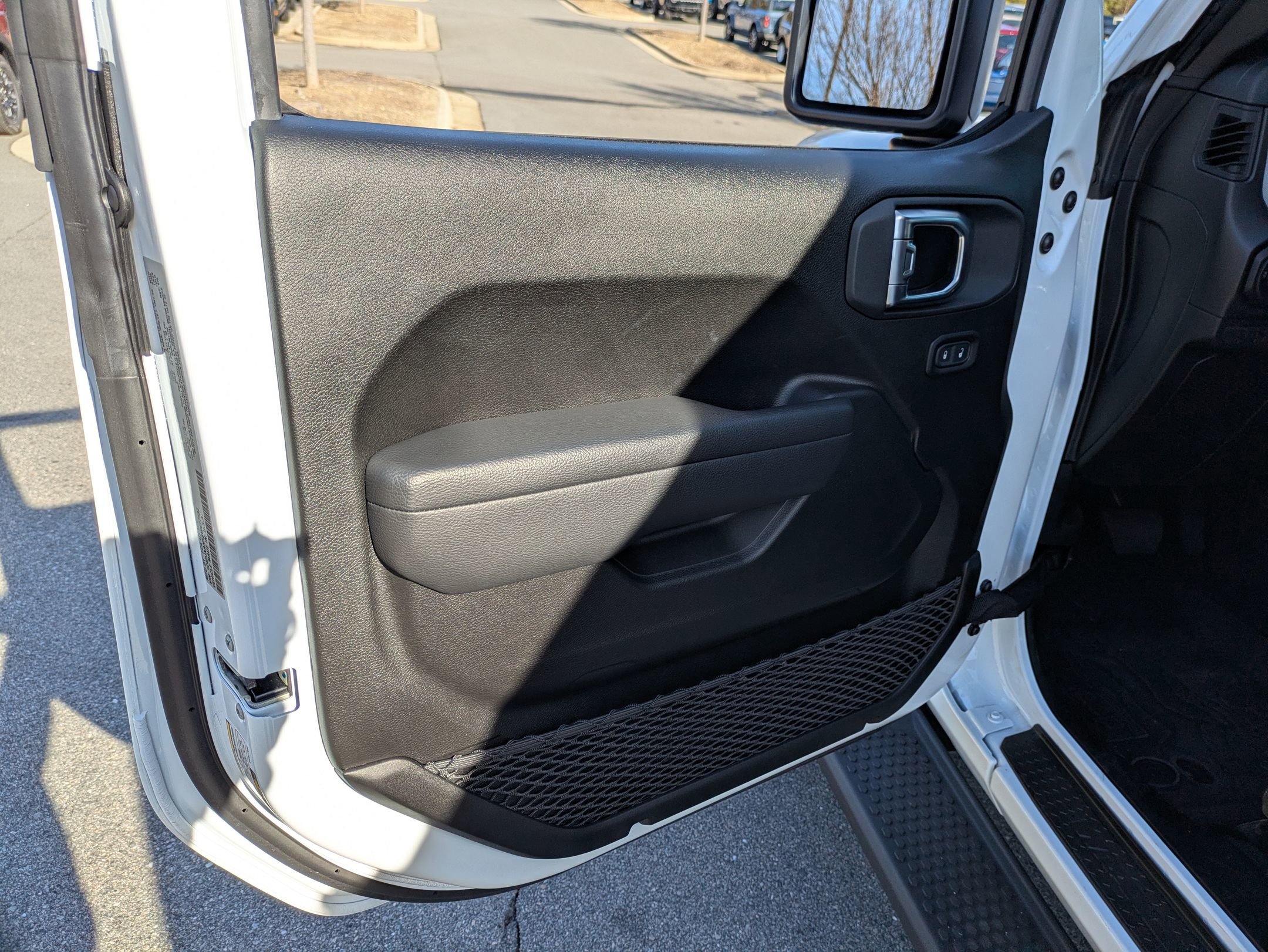 Used 2025 Jeep Wrangler Sport image 15